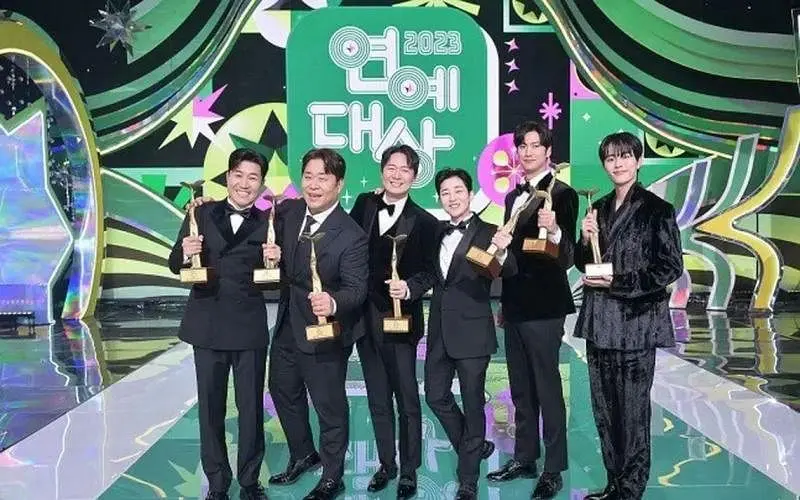《2023年KBS演艺大赏》：笑到我邻居报警！这《摩登原始人 第二季》般的野生幽默，绝了！